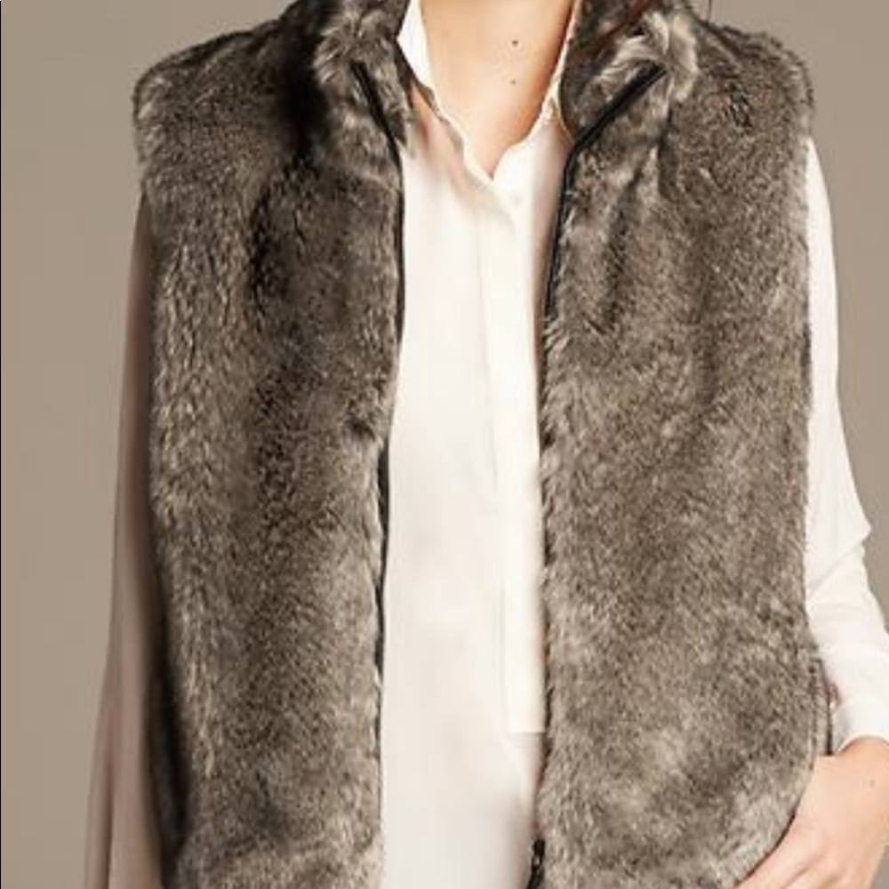 BANANA REPUBLIC Faux Fur Vest